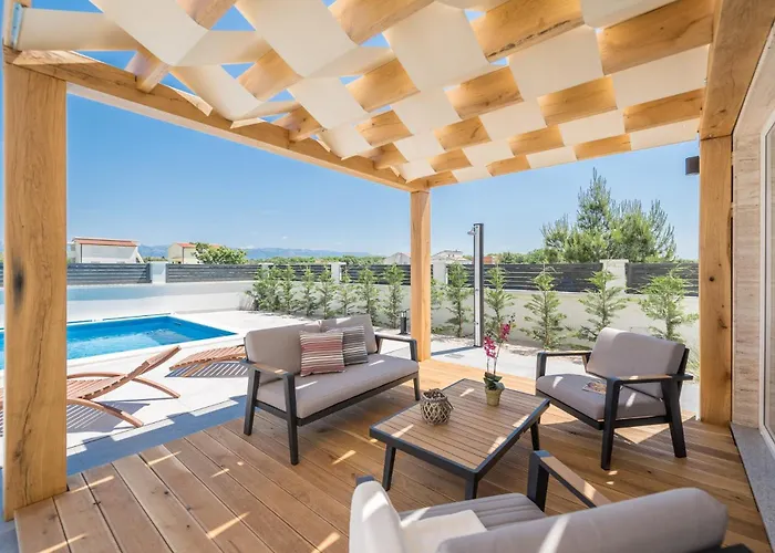 فيلة Magnificent Luxury Dominic