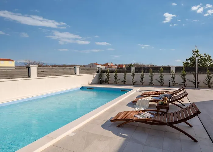 Magnificent Luxury Dominic فيلة