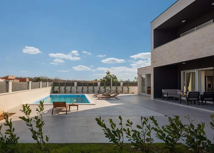 فيلة Magnificent Luxury Dominic