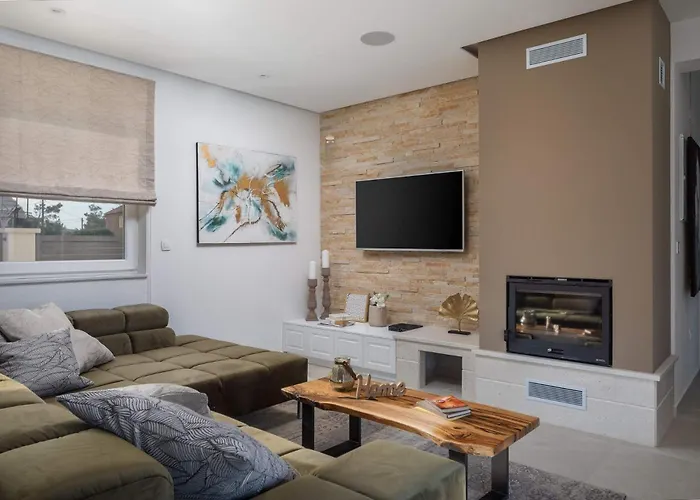 Magnificent Luxury Dominic